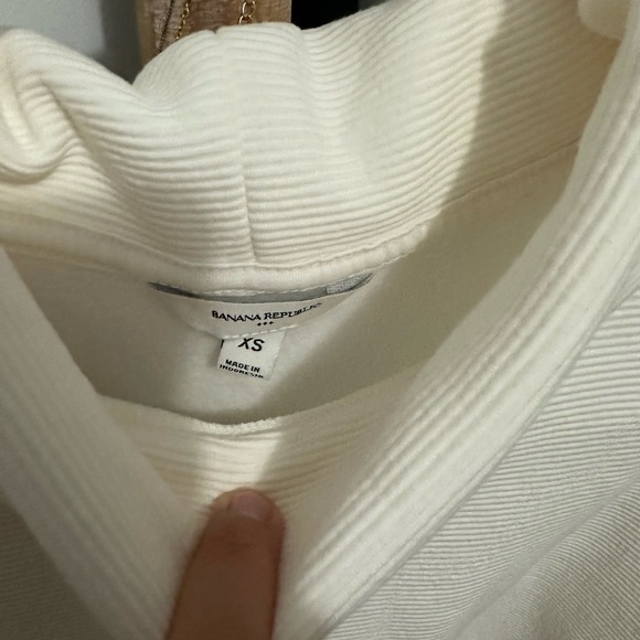 Banana republic Women's Cream Turtleneck Sweater - Picture 3 of 4